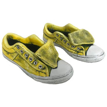 Load image into Gallery viewer, Sneaker Planter - 3 Colors!