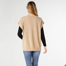 Load image into Gallery viewer, Giovana Sweater Vest w Pockets