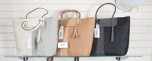 Load image into Gallery viewer, Split Tote - Black