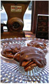 Milk Chocolate Paul’s Pecan Favorites (2 pieces)